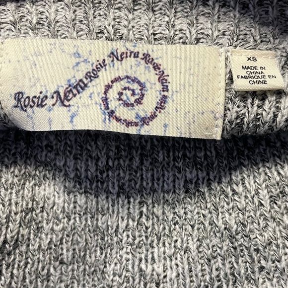 EUC- Mock neck sweater size XS - Picture 3 of 4